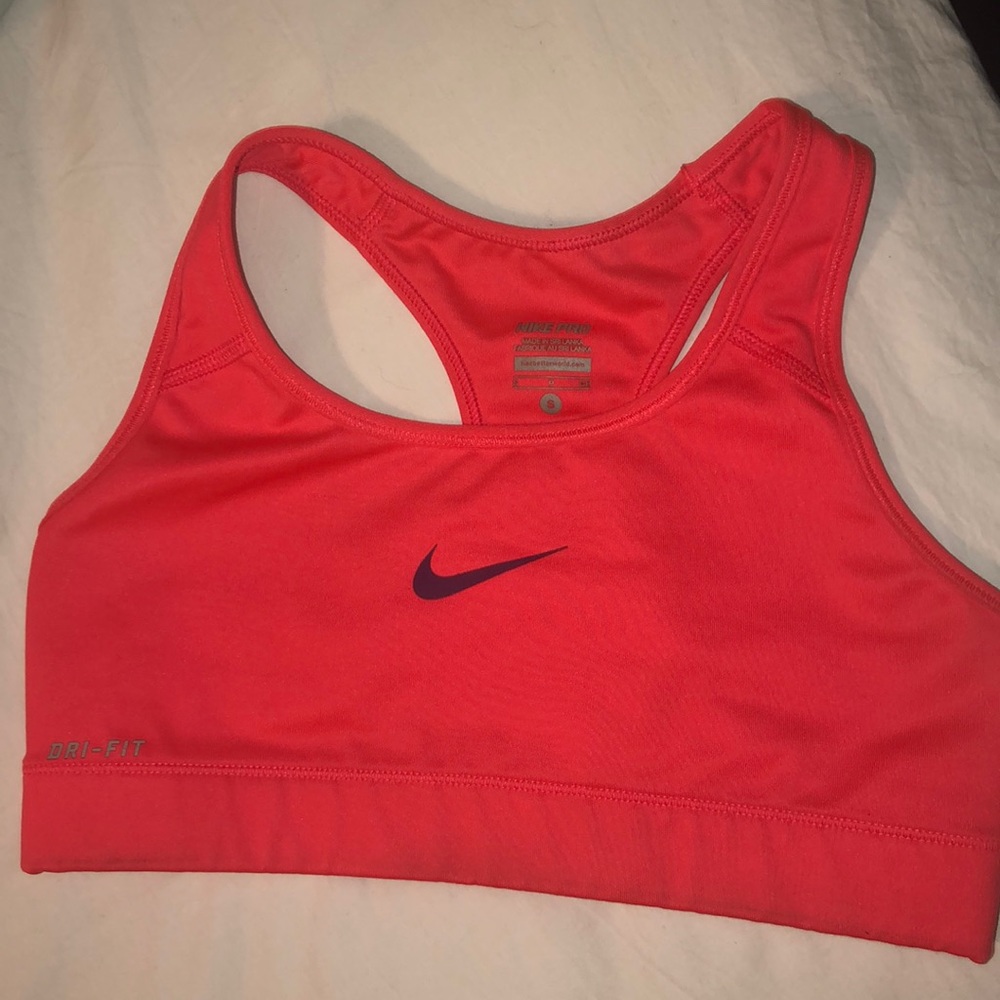Nike pro sports bra